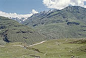 The road from Leh to Manali 